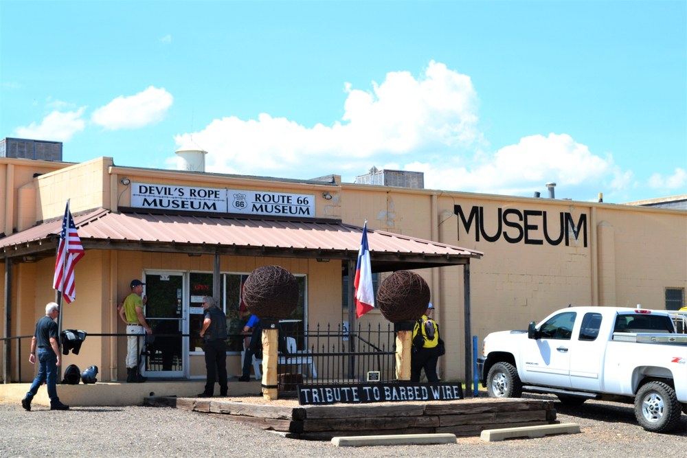 entrance to devil's rope and route 66 museum