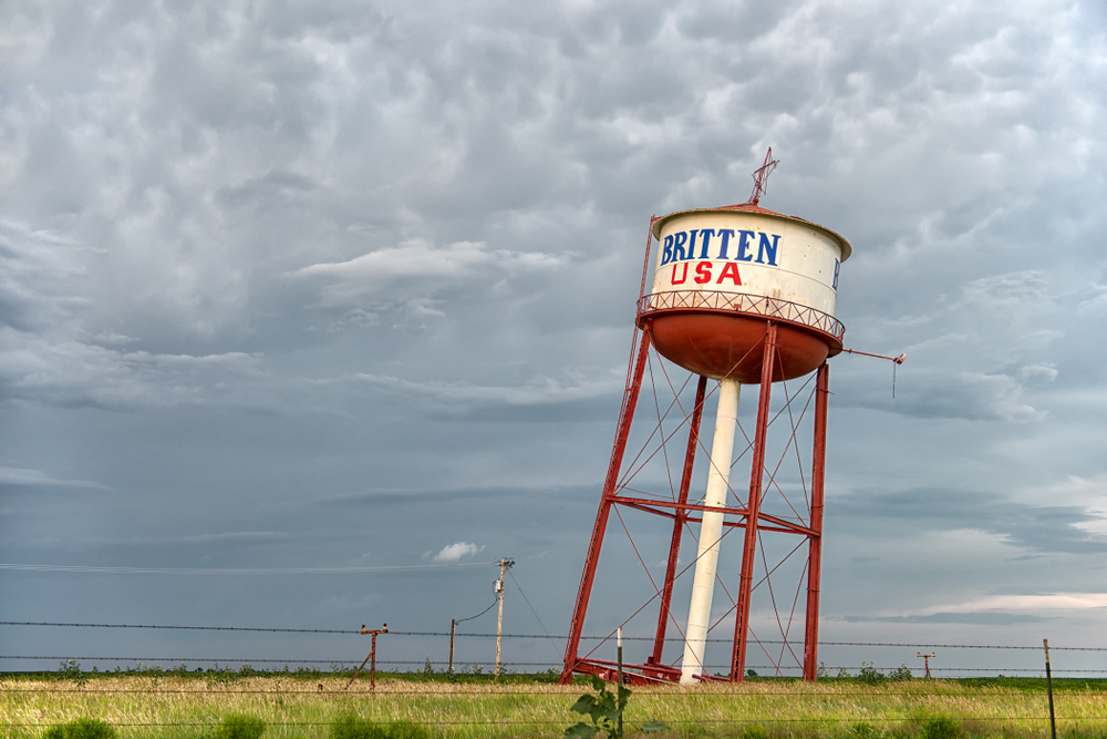 a leaning water tower route 66 in texas