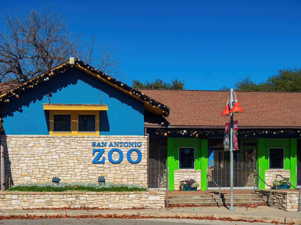 building with San Antonio zoo written on it