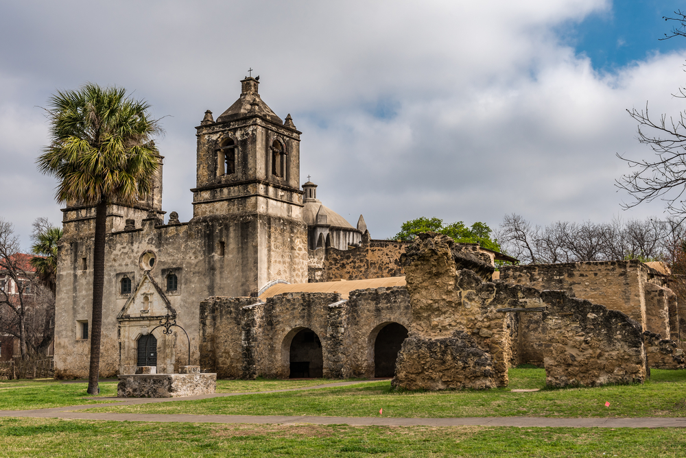 Mission Concepcion an old stone castle in San Antonio, one of the ten must-see castles in Texas.