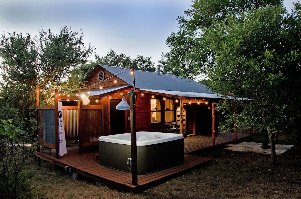 hot tub outside of one of the best vacation rentals in texas