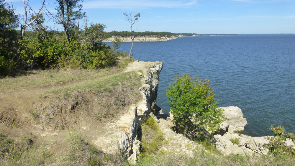 view of lake texoma in Eisenhower park one of the parks in San Antonio 