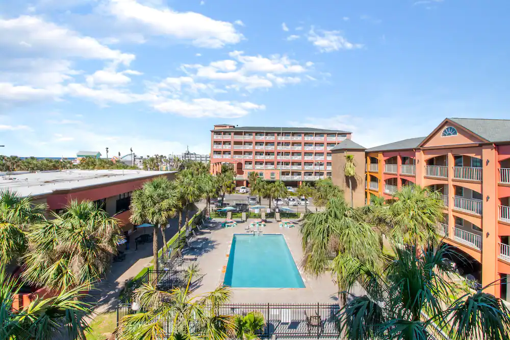 Galveston hotels on the beach beachfront palms