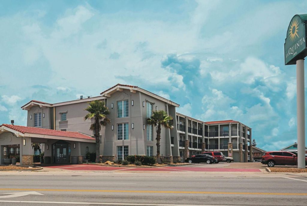 La Quinta Inn by Wyndham Galveston East Beach a Galveston hotel on the beach