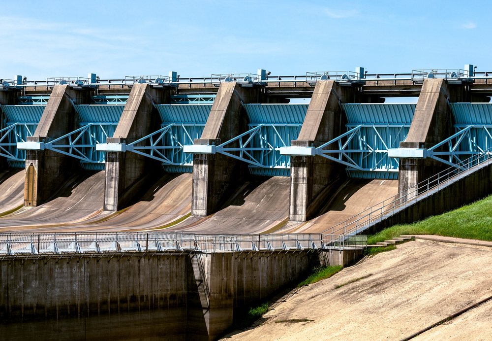 The dam at the Richland Chambers Reservoir helped this lake be sectioned off to be one of those lakes in Dallas that can be used for recreation and help for the city. 