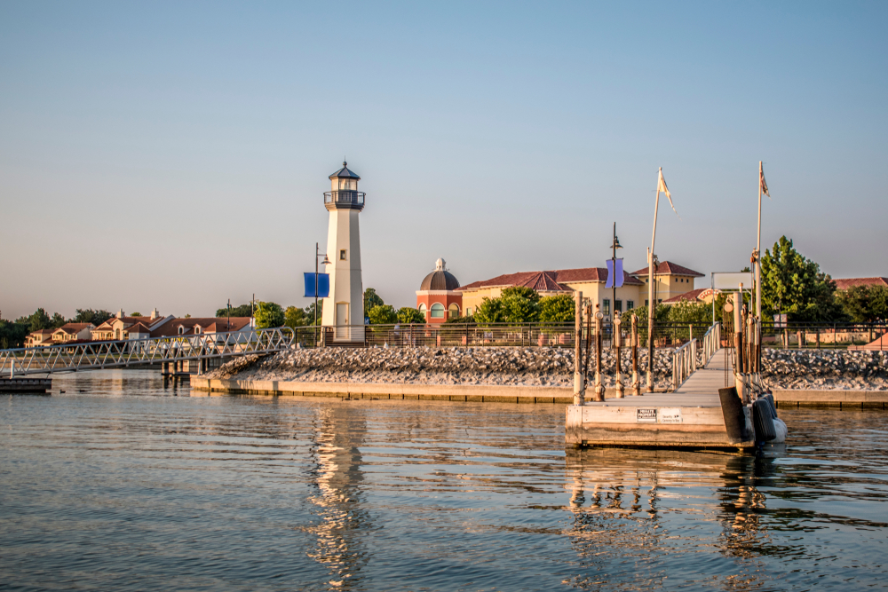 The area of Lake Ray Hubbard makes this lake popular in Dallas, as it is one of the lakes in Dallas that has tons of areas to stay at and interact with because of the harbor, as shown in this photo.