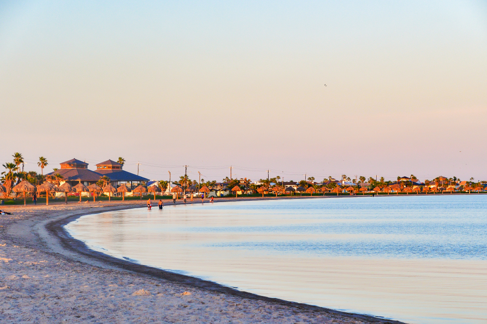 Photo of Rockport Beach, one of the cleanest Texas Gulf Coast beaches.